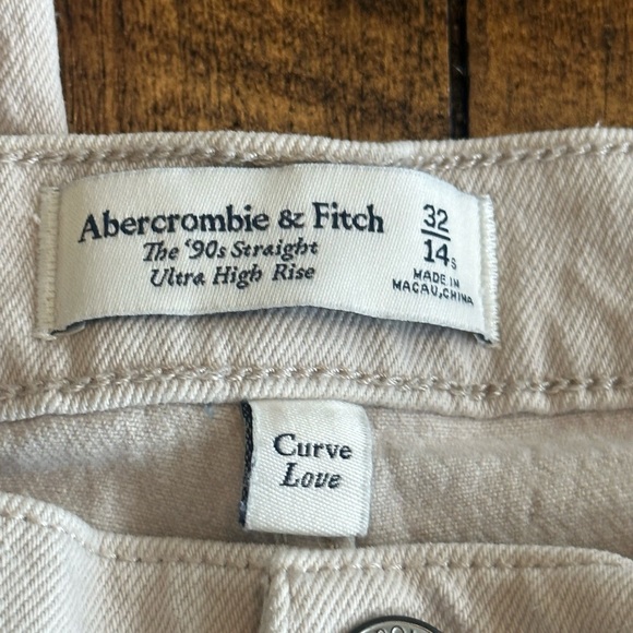 Abercrombie & Fitch | Curve Love Cream 90’s Straight High Rise Jeans - Picture 4 of 5